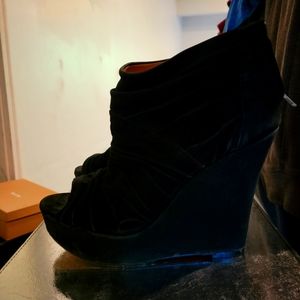 Elizabeth and James booties,sz 7.5